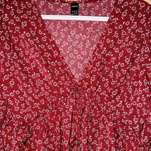 Floral red long-sleeve blouse with elastic waste and sleeves - Picture 7 of 8